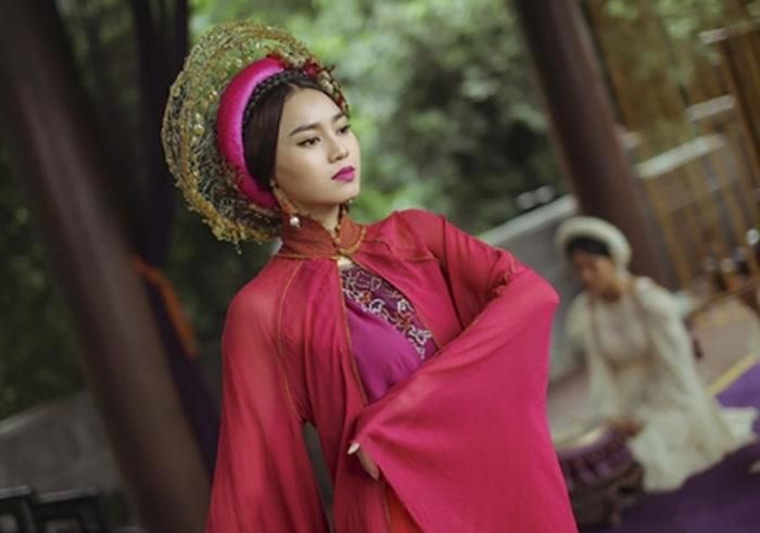 Ninh Dương Lan Ngọc liên tục thử sức với nhiều dạng nhân vật, trong đó vai Cám cho thấy sự thay đổi đáng kể về hình tượng trên màn ảnh.