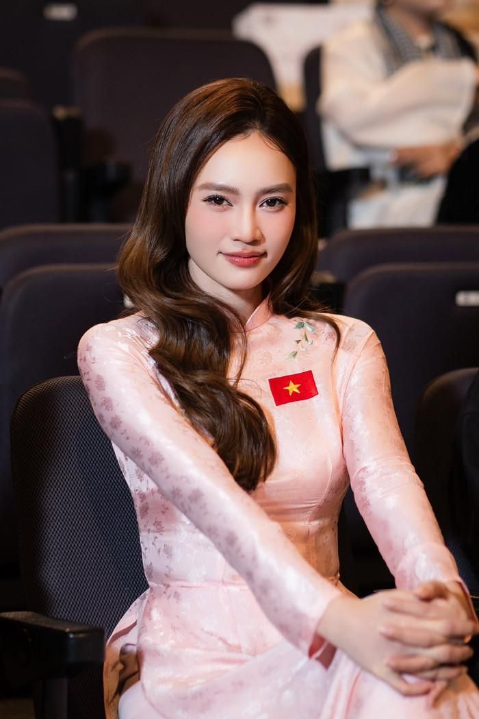 Sau hơn 15 năm kể từ Cánh đồng bất tận, Ninh Dương Lan Ngọc đã xây dựng hành trình điện ảnh trải dài từ những vai diễn nặng tâm lý đến loạt phim thương mại ăn khách.