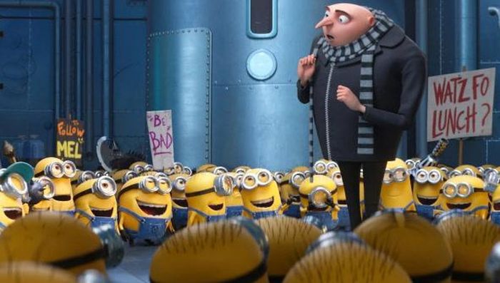Nếu có một thương hiệu không cần quá nhiều lý do để khán giả ra rạp, đó chính là Minions. Kết hợp cùng loạt Despicable Me, thương hiệu đã thu về hàng tỷ USD và biến những sinh vật màu vàng trở thành biểu tượng văn hóa toàn cầu. Phần phim mới tiếp tục đặt cược vào sự hài hước, những màn quậy phá đặc trưng và sức hút khó lý giải của nhóm Minions. Dù chất lượng từng phần có thể gây tranh luận, sức hút phòng vé của thương hiệu này vẫn là điều khó phủ nhận.