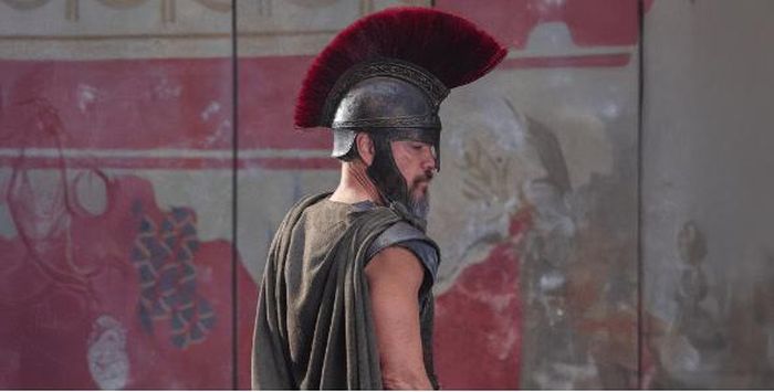 Sau thành công vang dội của Oppenheimer, Christopher Nolan trở lại với một dự án quy mô sử thi: The Odyssey, chuyển thể từ thiên sử thi nổi tiếng của Homer. Phim kể về hành trình Odysseus trở về quê nhà sau cuộc chiến thành Troy kéo dài một thập kỷ. Đáng chú ý, chuyến trở về cũng kéo dài thêm mười năm với hàng loạt biến cố nguy hiểm. Dàn sao của The Odyssey khiến dự án càng được mong đợi khi quy tụ Tom Holland, Anne Hathaway, Robert Pattinson, Zendaya, Lupita Nyong'o, Charlize Theron và Matt Damon trong vai Odysseus.
