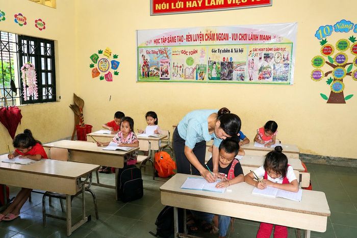 Công tác sắp xếp trường học tại các địa bàn vùng sâu vùng xa sẽ gặp nhiều khó khăn.
