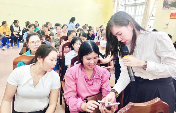 Hội viên, phụ nữ Quảng Ninh được trang bị những kỹ năng số thiết yếu, gắn trực tiếp với nhu cầu hằng ngày.