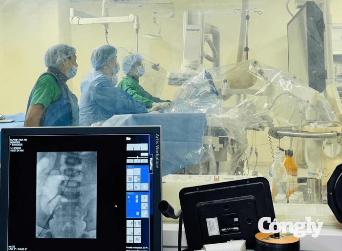 Can thiệp thành công 11 ca tim bẩm sinh phức tạp.