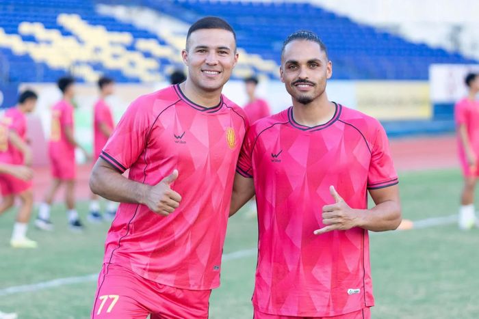 Tiền vệ Alexander Jakobsen (phải) đang thử việc tại CLB Thanh Hóa. Ảnh: Thanh Hoa Football Club