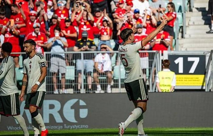 Harry Maguire ghi bàn bằng đầu nhưng chọn vị trí kém ở bàn thua của đội nhà.