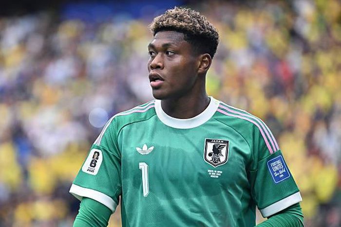Zion Suzuki nằm trong tầm ngắm của Aston Villa.