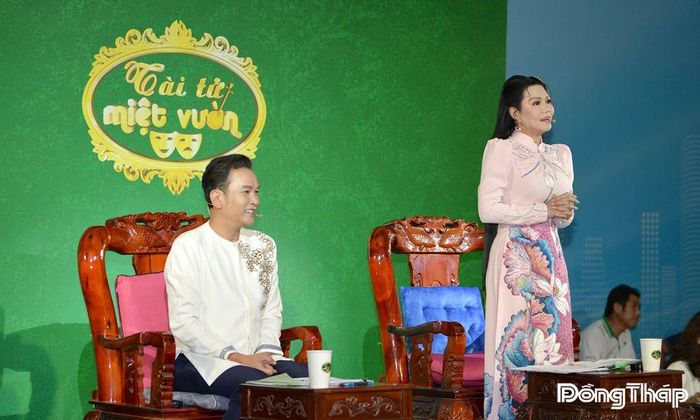 NSƯT Ngọc Huyền nhận xét phần trình diễn của thí sinh.