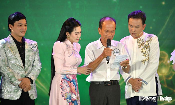 Thí sinh gửi tặng “Tài tử miệt vườn” những vần thơ mộc mạc, đậm tình quê và chất miệt vườn.