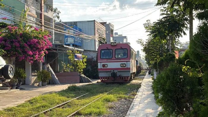  Du khách có thể lựa chọn đi bằng tàu hỏa để đến Gia Lai, sau đó đi bằng các phương tiện khác để tới các điểm đến trong tỉnh. Ảnh: Phương Vi 