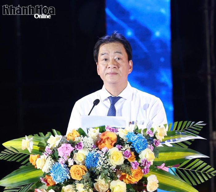Phó Chủ tịch Thường trực UBND tỉnh Khánh Hòa Nguyễn Long Biên phát biểu tại lễ khai mạc.