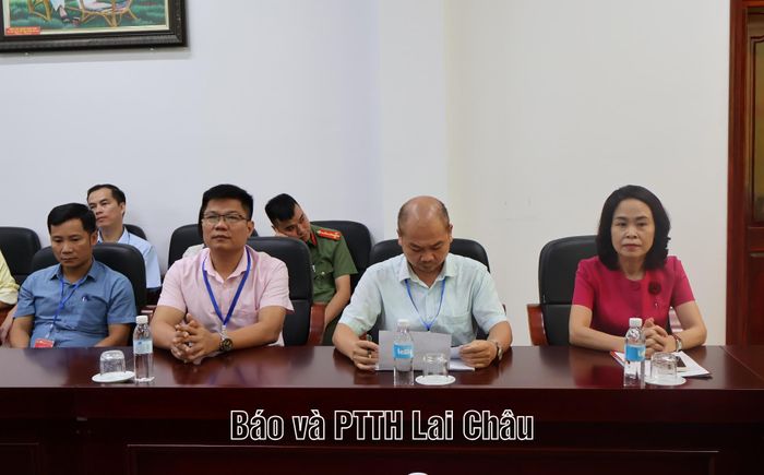 Đại biểu dự khai mạc.
