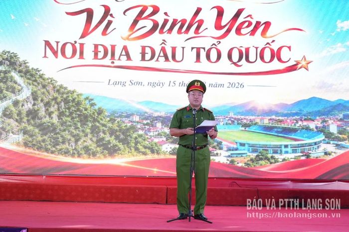 Lãnh đạo Công an tỉnh phát biểu tại chương trình