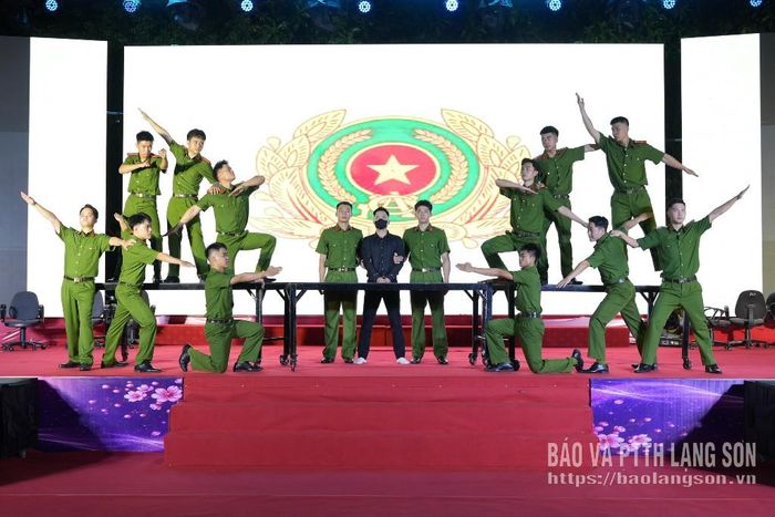Tiết mục múa độc lập "Mật lệnh" tại chương trình