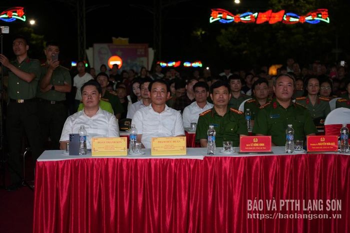 Các đại biểu dự chương trình