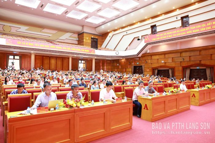 Các đại biểu dự hội nghị