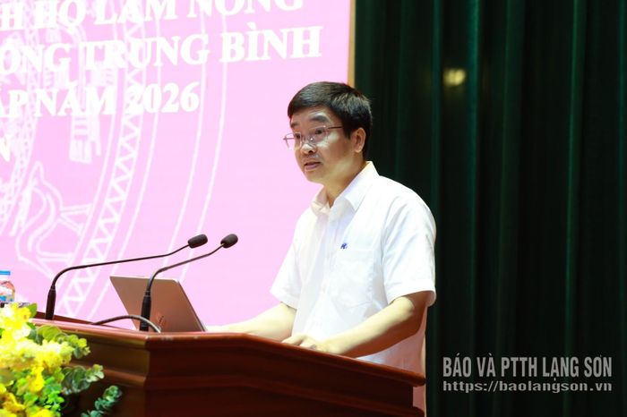 Lãnh đạo Sở Nông nghiệp và Môi trường phát biểu tại hội nghị