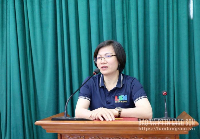 Đồng chí Phó Bí thư Đảng ủy, Phó Giám đốc Báo và PTTH Lạng Sơn thông tin về những điểm mới của Luật Báo chí năm 2026