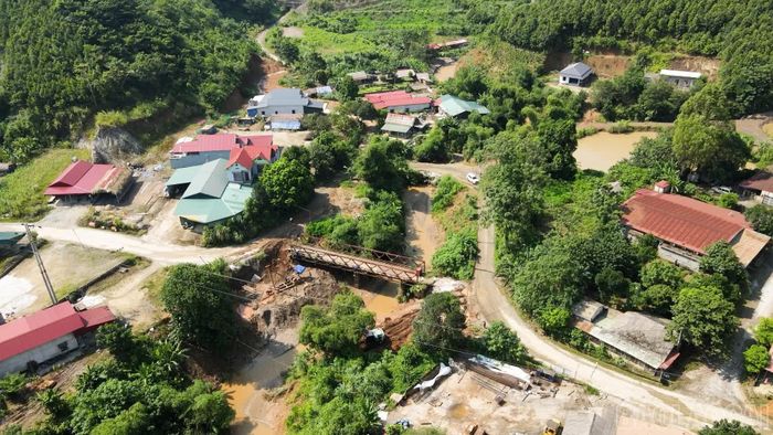 Người dân mong những “điểm nghẽn” trên đường tỉnh 163 sớm được tháo gỡ.