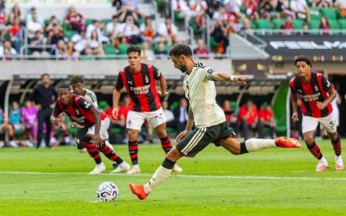 Bruno tiếp tục sút hỏng phạt đền.