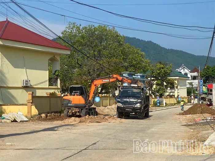 Dự án cải tạo, nâng cấp tuyến đường ĐH 58, đoạn từ ĐT.307 khu vực Lãng Công - Yên Lãng đi xã Hải Lựu đang được nhà thầu đẩy nhanh tiến độ.