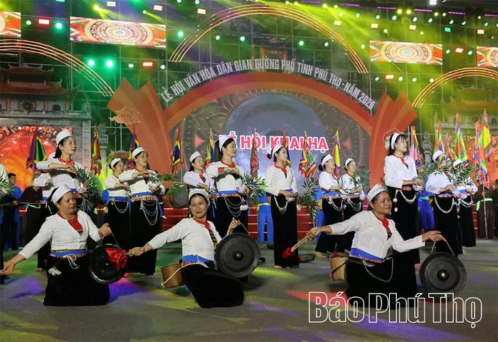 Văn hóa đặc sắc của vùng Đất Tổ được tái hiện qua Lễ hội văn hóa dân gian đường phố năm 2026. Ảnh: Phương Thanh