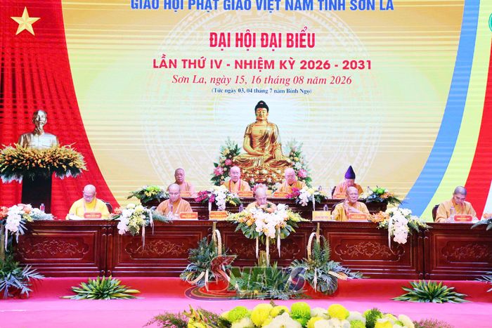 Đoàn chủ tọa điều hành Đại hội.