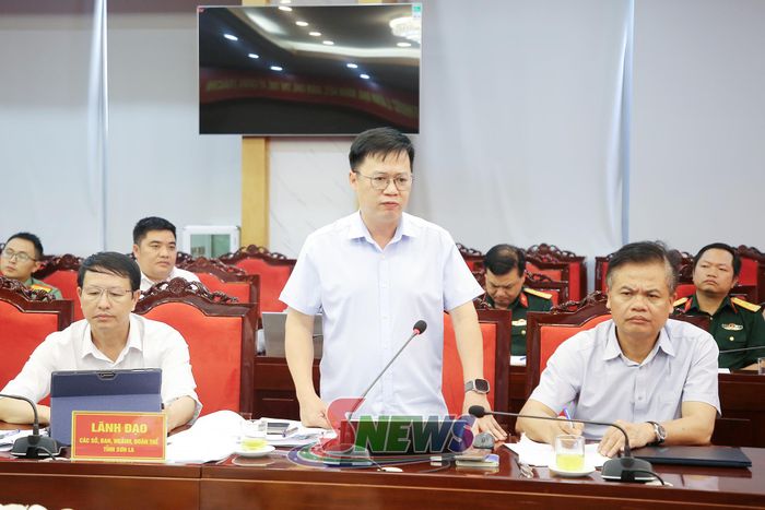 Lãnh đạo Sở Tài chính phát biểu tại cuộc họp.