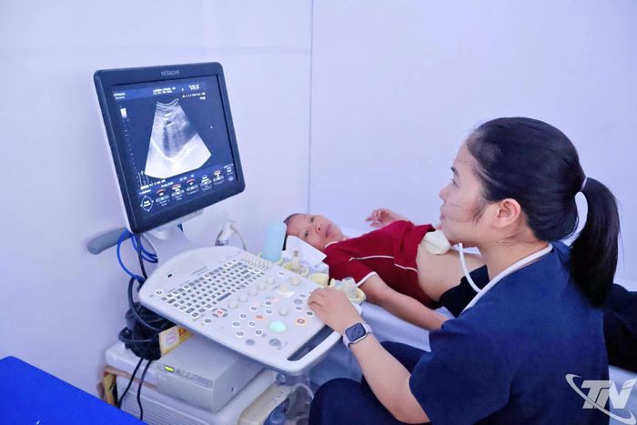 Bệnh viện Phạm Ngọc Thạch luôn hỗ trơ y tế tuyến xã khám sàng lọc, khám sức khỏe định kỳ cho người dân theo Chương trình Chăm sóc sức khỏe toàn dân.