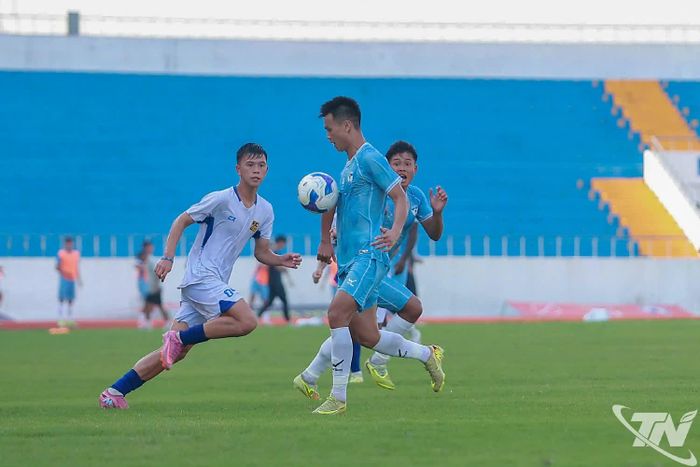 FC Thái Nguyên tạo ra nhiều tình huống nguy hiểm trước khung thành đội khách.