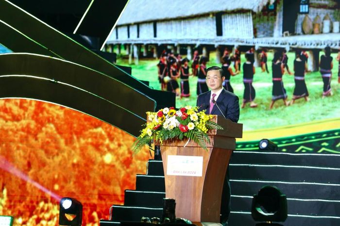 Chủ tịch UBND tỉnh Đắk Lắk Đỗ Hữu Huy phát biểu khai mạc buổi lễ - Ảnh: daklak.gov.vn
