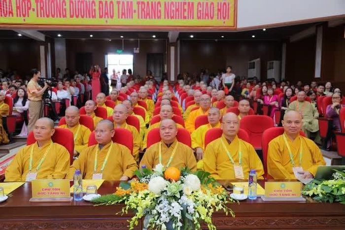 Chư tôn đức tham dự