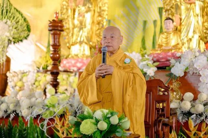 Trưởng lão Hòa thượng Thích Thiện Nhơn ban đạo từ