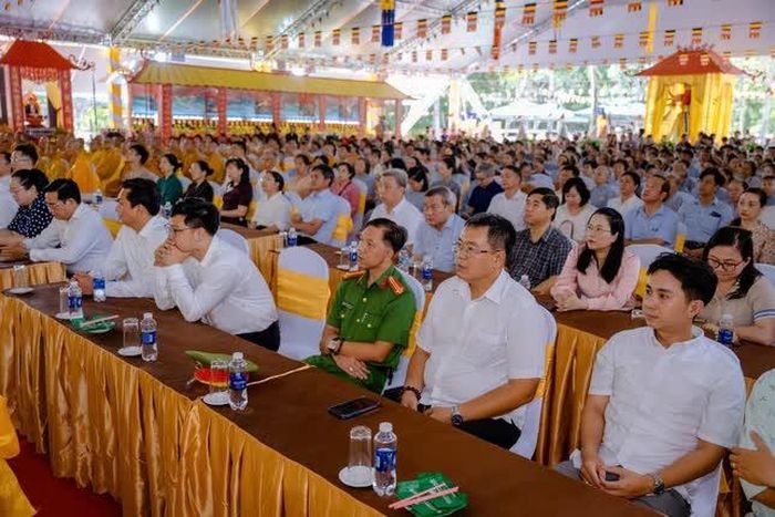 Đại diện chính quyền các cấp tham dự