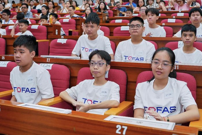 Các thí sinh xuất sắc nhất trong mùa giải năm nay được vinh danh