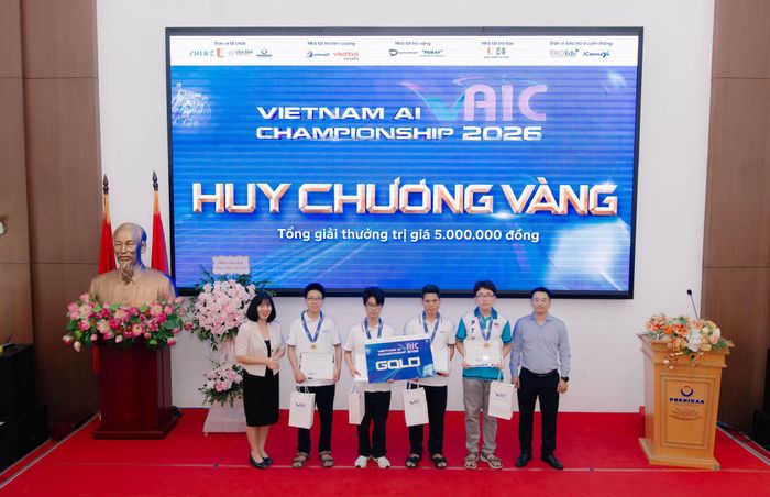 4 thí sinh xuất sắc giành Huy chương Vàng.