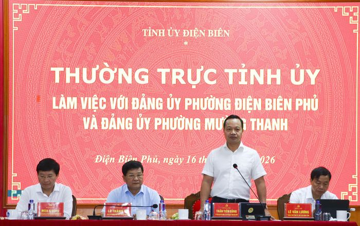Đồng chí Trần Tiến Dũng, Ủy viên Ban Chấp hành Trung ương Đảng, Bí thư Tỉnh ủy, Trưởng đoàn Đại biểu Quốc hội phát biểu tại buổi làm việc. Ảnh ĐBP