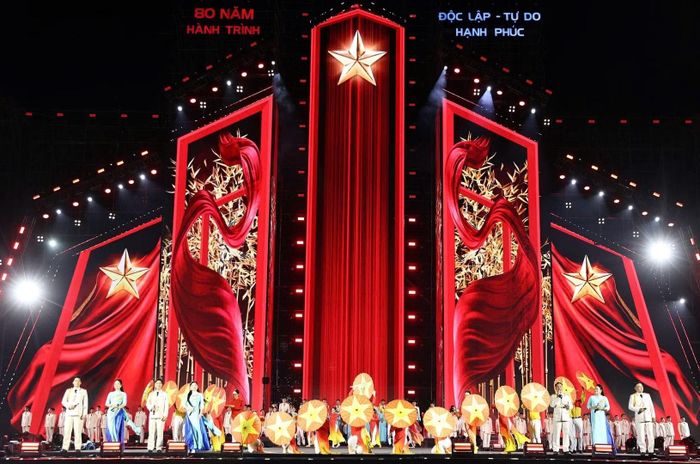 Chương trình nghệ thuật “Vang mãi bản hùng ca” do Bộ Công an tổ chức nhằm chào mừng kỷ niệm 80 năm ngày Cách mạng Tháng Tám thành công và Quốc khánh 2/9.