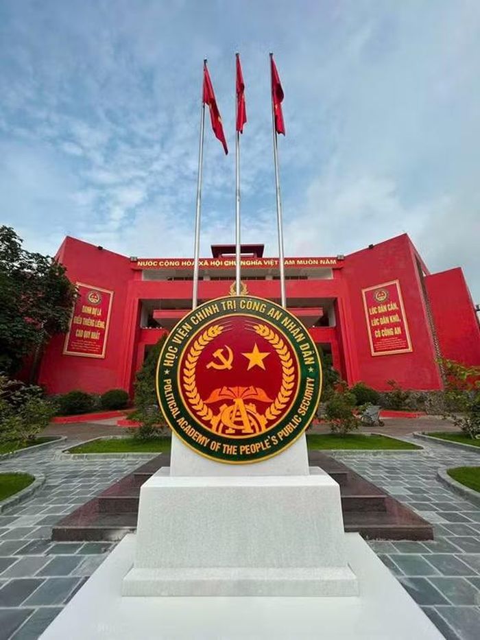  Công trình biểu tượng logo Học viện Chính trị CAND. 