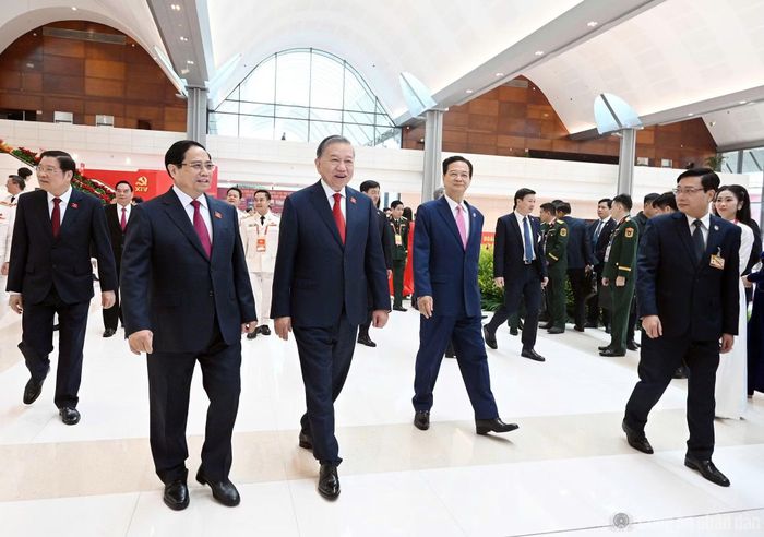 Lực lượng Cảnh vệ bảo vệ tuyệt đối an toàn các đồng chí lãnh đạo Đảng, Nhà nước, nguyên lãnh đạo Đảng, Nhà nước dự Đại hội XIV của Đảng.