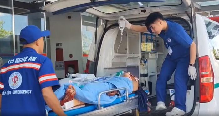 Một số trường hợp bị thương nặng được chuyển đến Bệnh viện đa khoa tỉnh Nghệ An điều trị.