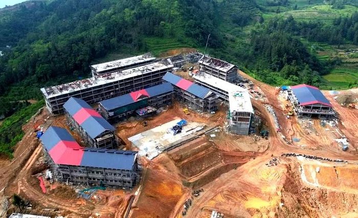 Toàn cảnh Trường Phổ thông nội trú liên cấp TH&THCS Pha Long nhìn từ trên cao. Ảnh: Công Hải