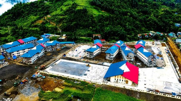 Toàn cảnh Trường Phổ thông nội trú liên cấp TH&THCS Mường Khương đang hoàn thiện. Ảnh: Hà Thắng