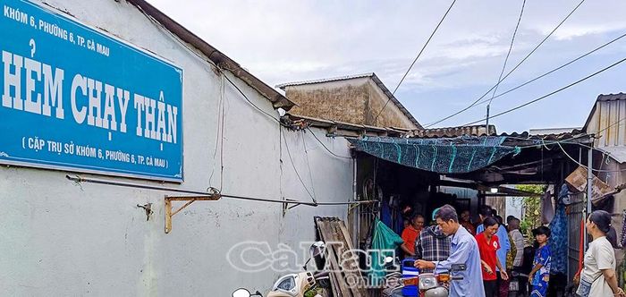 “Hẻm chạy thận” cạnh Bệnh viện Đa khoa Cà Mau có đông bệnh nhân nghèo thuê trọ để tiện sang bệnh viện điều trị bệnh.