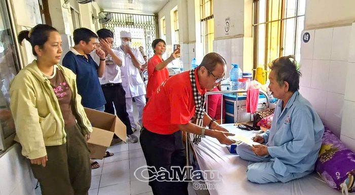 Ông Nguyễn Đăng Hoàng, Chủ tịch Chi hội Chữ thập đỏ Thiện Tâm (Thành phố Hồ Chí Minh),