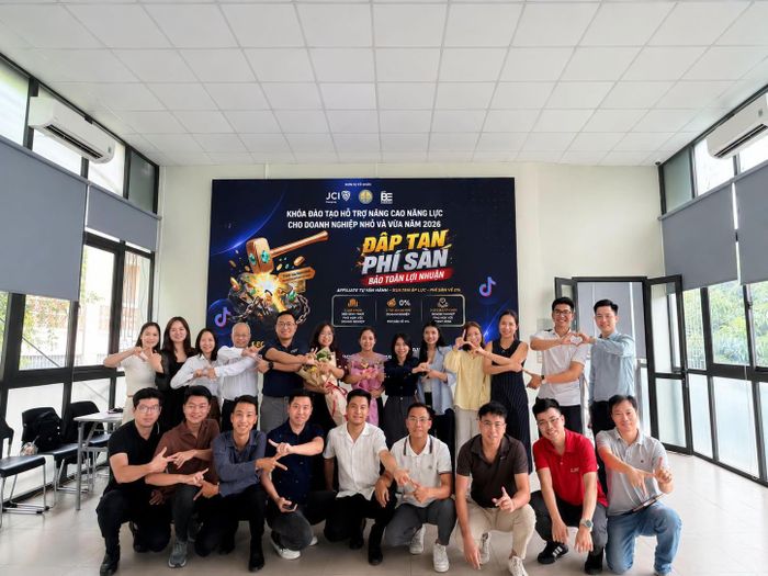 Cần chuyển từ tư duy “hỗ trợ khởi nghiệp” sang “xây dựng doanh nghiệp tăng trưởng”. Trong ảnh là một số chương trình đào tạo ngắn hạn do CSK phối hợp tổ chức.