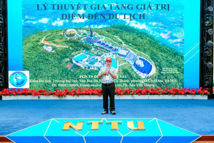 Thông điệp cũng được khép lại cô đọng: “Thương hiệu không chỉ nằm trong một chiến dịch, mà trong hành động chung của cả cộng đồng".