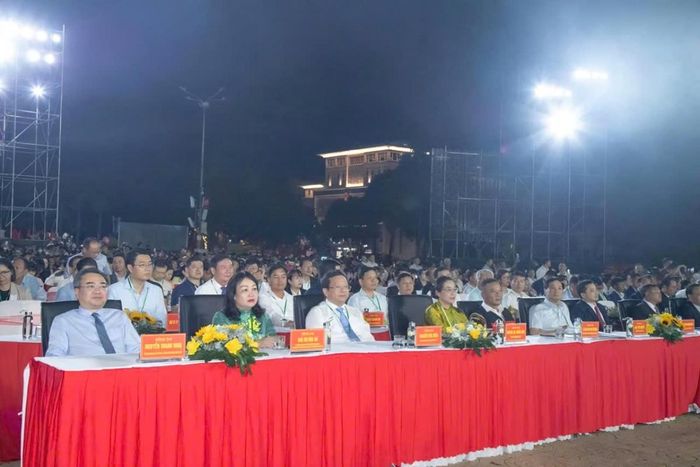  Lãnh đạo Trung ương và tỉnh Đắk Lắk tham dự lễ khai mạc, cùng chung khát vọng nâng tầm thương hiệu sầu riêng Đắk Lắk. 