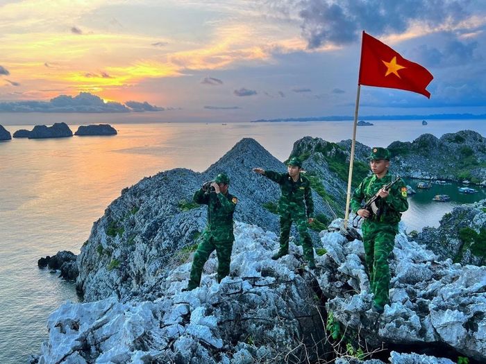Ngày đêm bám biển đảo bảo vệ chủ quyền