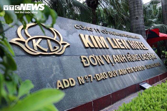 Sau quá trình cổ phần hóa, khu chuyên gia Kim Liên trở thành Khách sạn Kim Liên với 9 tòa nhà, 437 phòng cùng 5 nhà hàng. Từ một cơ sở phục vụ chuyên gia, Kim Liên dần trở thành địa chỉ quen thuộc với người dân Thủ đô và du khách.