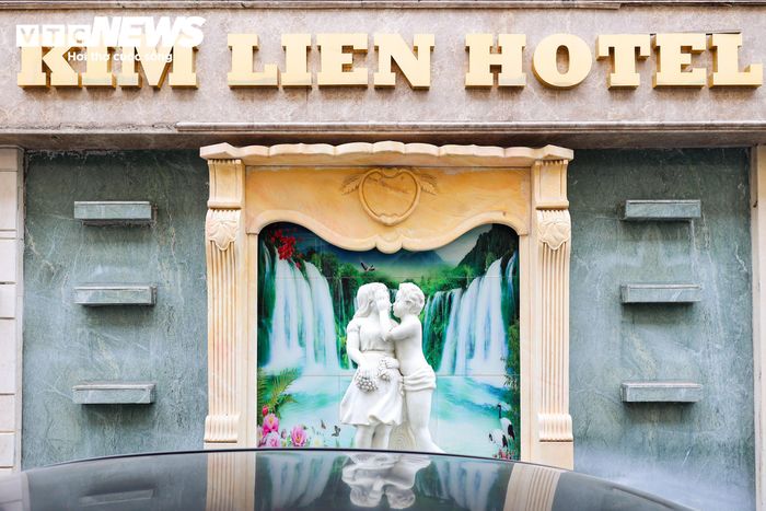 Bên cạnh mục tiêu trở thành tháp đôi cao nhất thế giới, Hanoi Twin Towers 99 được đề xuất với tham vọng thiết lập thêm nhiều kỷ lục. Trong đó có vườn nhiệt đới ở độ cao lớn nhất thế giới, bảo tàng nghệ thuật số (Digital Art Museum) ở độ cao lớn nhất thế giới, hai sân đỗ trực thăng ở độ cao lớn nhất thế giới và đại sảnh trên không (Sky Ballroom) có quy mô lớn nhất thế giới.